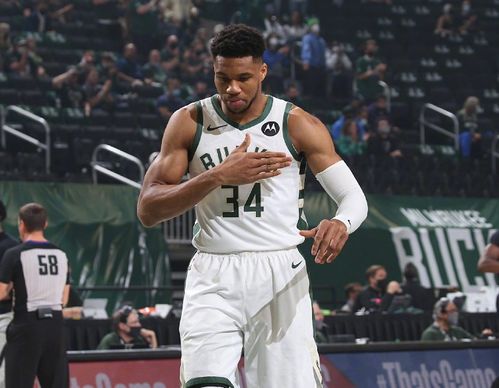 噩耗 季后赛报销第一人,字母哥痛失好帮手,篮网三巨头渔翁得利